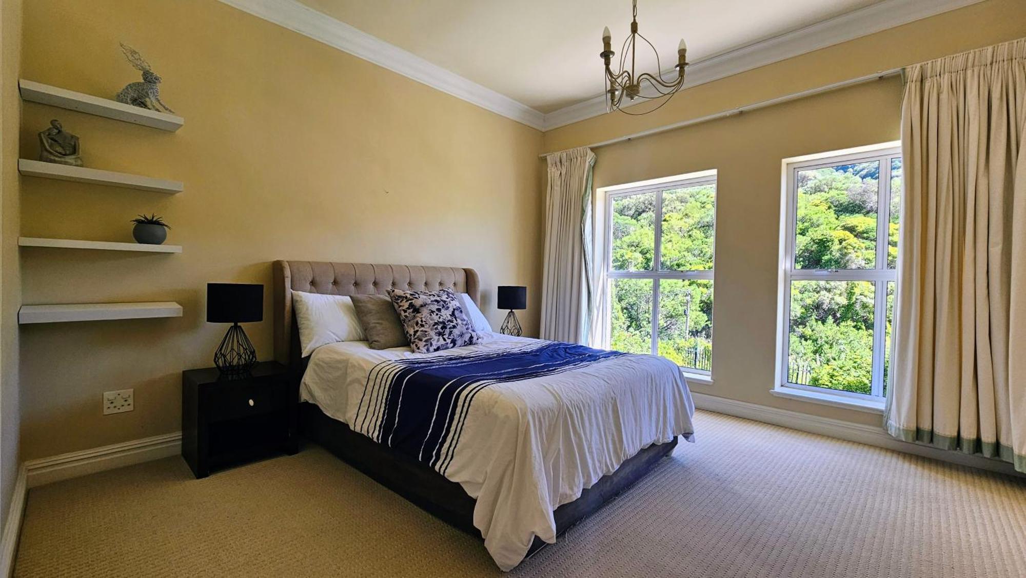Luxury Family Near With Grill And Workspace Cape Town